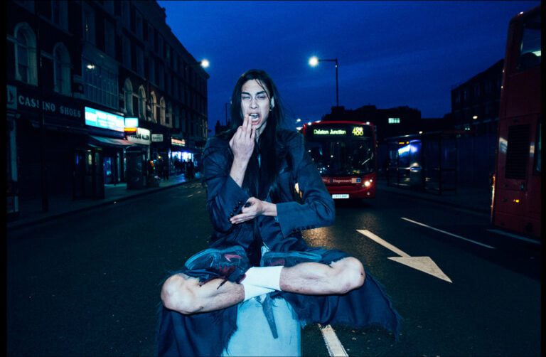 Nico_Stinghe_london_sitting